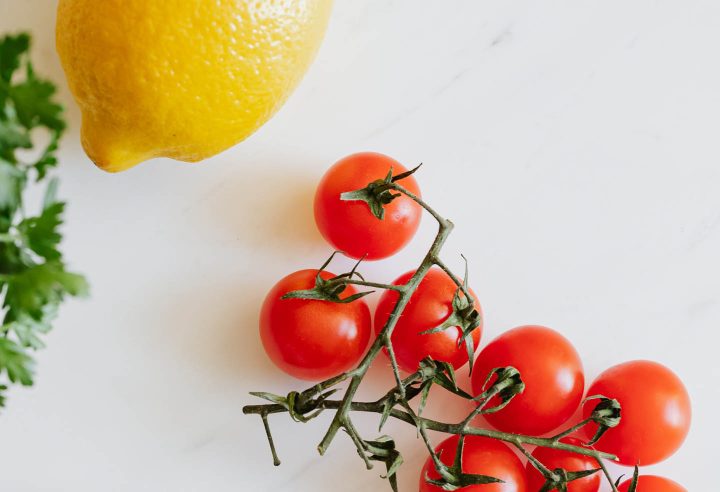 Limão e tomate como fontes de Vitamina C