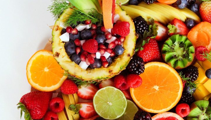 Um arranjo de frutas